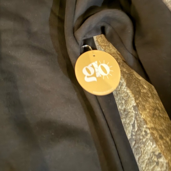 NWT redeemed black Glo Zip-Up Hoodie gods love overcomes - Picture 3 of 9